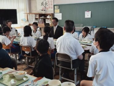 10/9（木）　出町高岡市長さんが来校されました