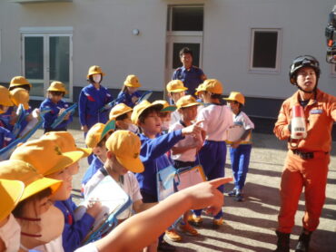 10/23（木）　３年生　校外学習へ