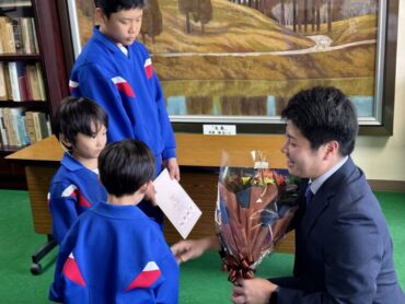 11/28（金）　離任式を行いました