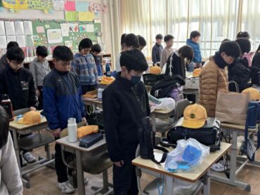 ３/１１（水）　東日本大震災で亡くなられた方々のご冥福を祈りました