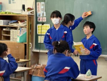 ３/９（月）　新委員会　５年生がリーダーに