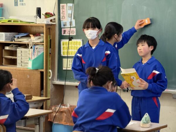 ３/９（月）　新委員会　５年生がリーダーに